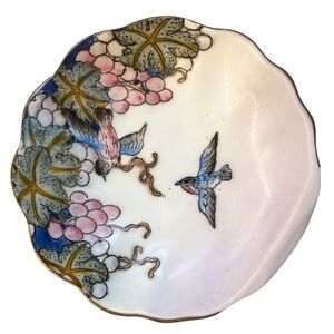 Scalloped Edge Decorative Bird Dish